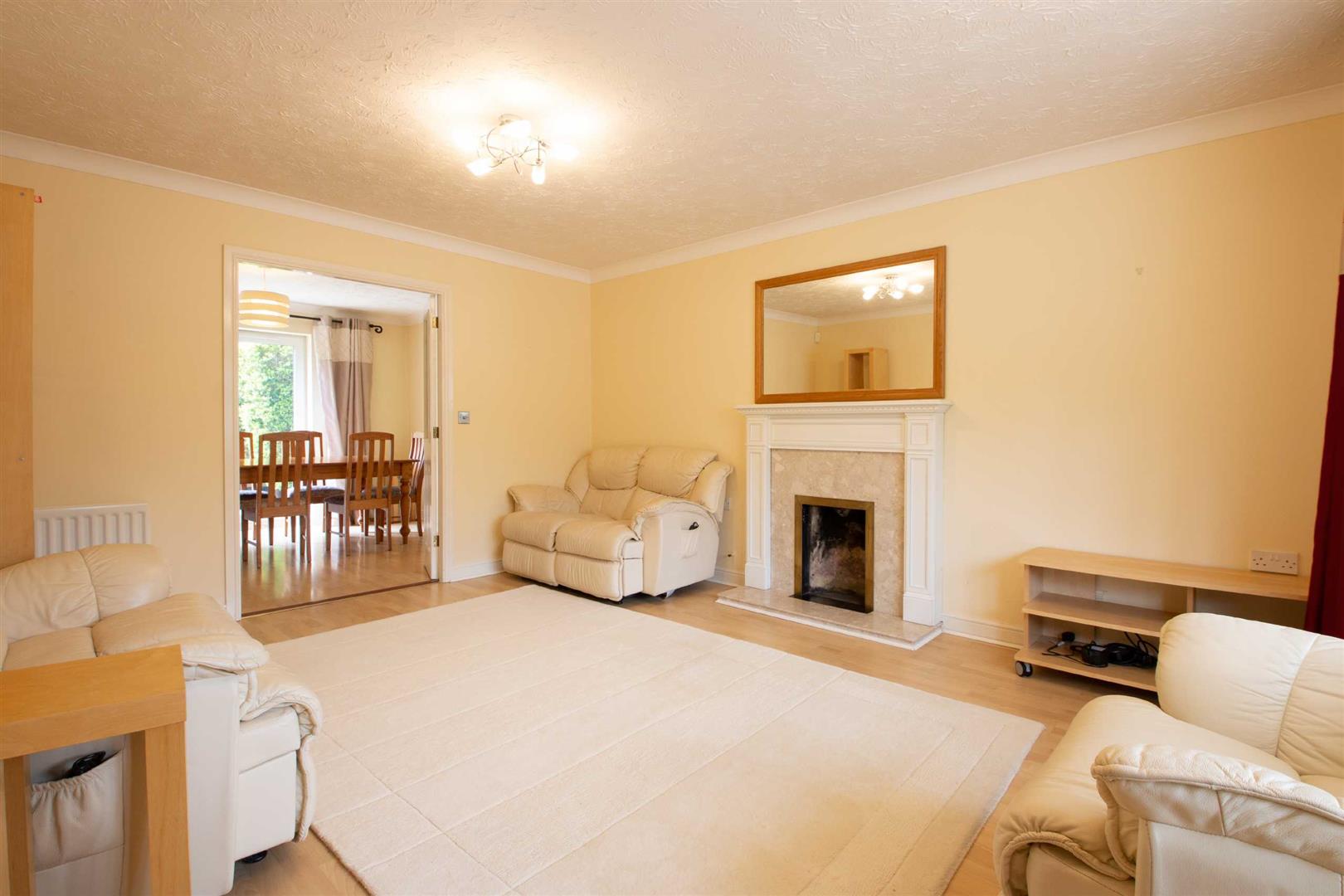 Carisbrooke Way, Kingsmead, Milton Keynes